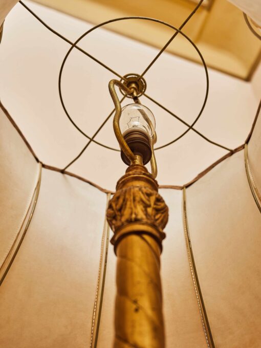 Starožitná stojací lampa s látkovým stínidlem - Obrázek 4