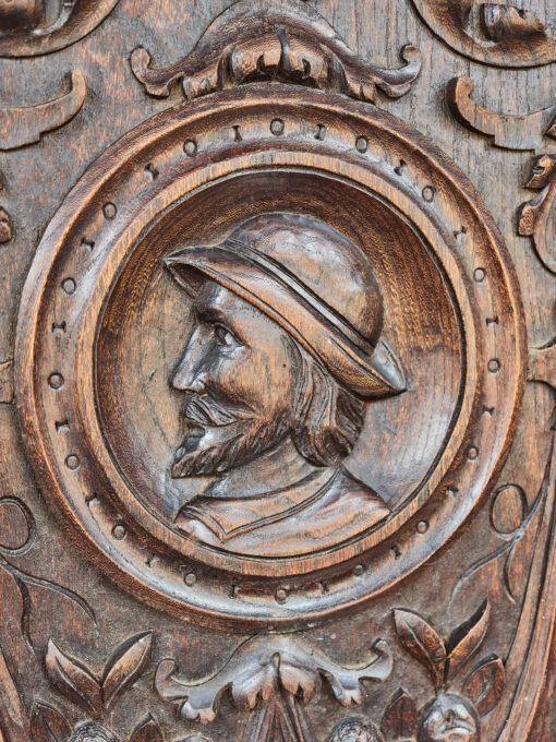An unoresance carved cupboard from a massive oak - Image 6