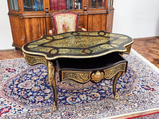 Boulder's desk, France - Image 3