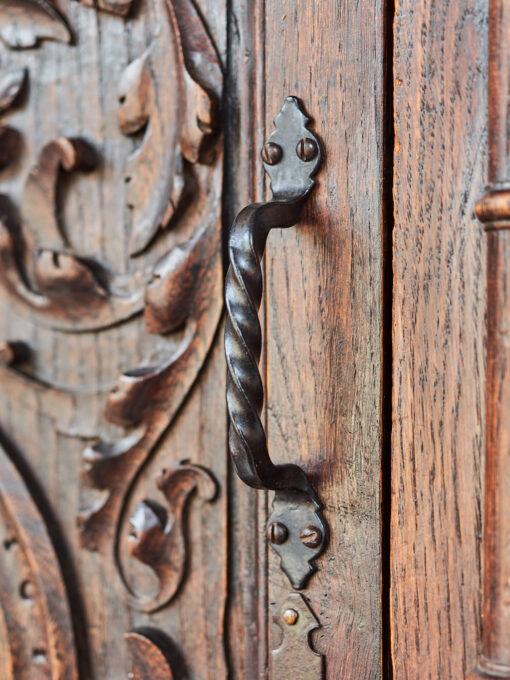 An unoresance carved cupboard from a massive oak - Image 7