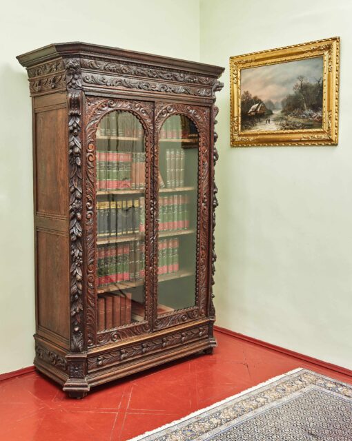 Eine unangemessene Eichenbibliothek reichlich geschnitzt – Bild 5
