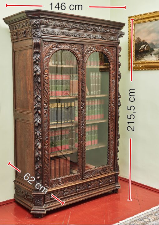 Eine unangemessene Eichenbibliothek reichlich geschnitzt – Bild 2