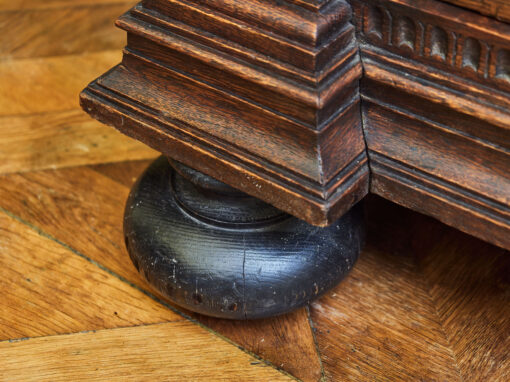 Flemish Renaissance Cabin of oak with rich carving - Image 10