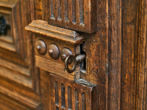 Flemish Renaissance Cabin of oak with rich carving - Image 5