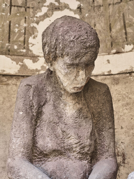 Obří pískovcové sousoší „Matka s dítětem” z období první republiky, um 1930 – Bild 12